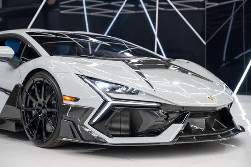 2025 Lamborghini Revuelto Coupe 2D