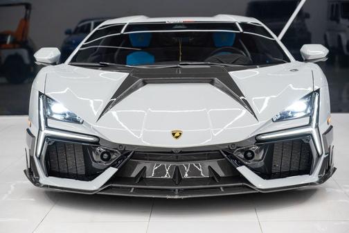 2025 Lamborghini Revuelto Coupe 2D