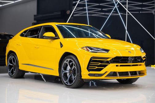 2022 Lamborghini Urus Graphite Capsule