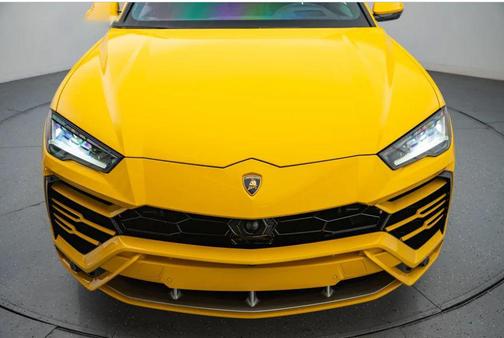 2022 Lamborghini Urus Graphite Capsule