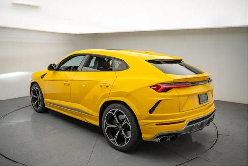 2022 Lamborghini Urus Graphite Capsule