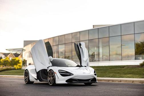 2020 McLaren 720S Base