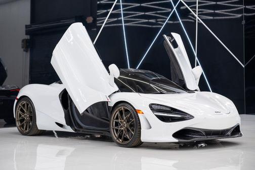2020 McLaren 720S Base