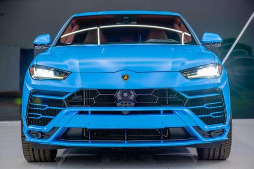2022 Lamborghini Urus Graphite Capsule