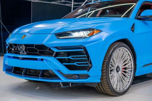 2022 Lamborghini Urus Graphite Capsule