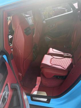 2022 Lamborghini Urus Graphite Capsule