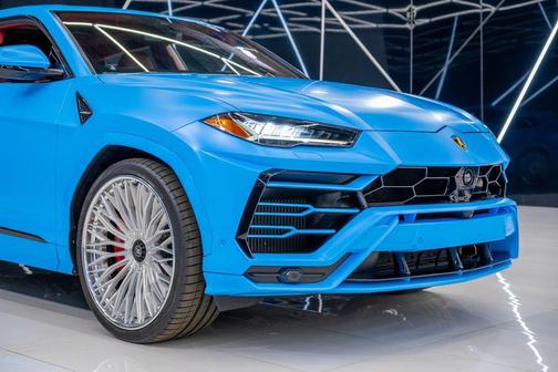 2022 Lamborghini Urus Graphite Capsule