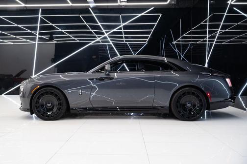 Black 2024 Rolls-Royce Spectre