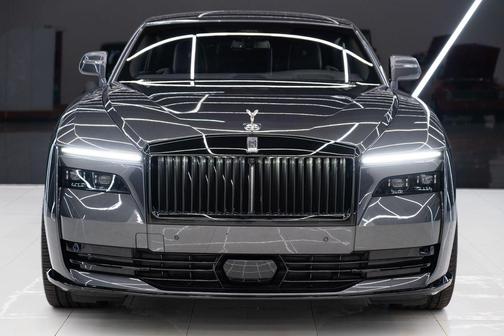 Black 2024 Rolls-Royce Spectre