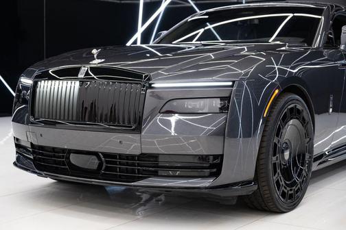 Black 2024 Rolls-Royce Spectre