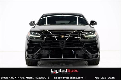 2021 Lamborghini Urus Graphite Capsule