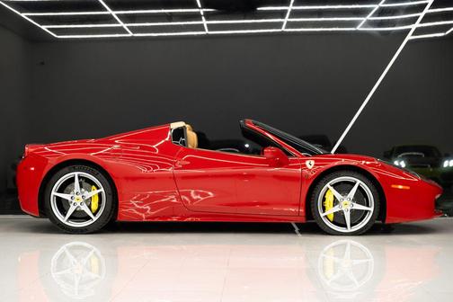2014 Ferrari 458 Spider Base