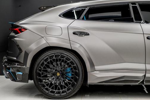 2023 Lamborghini Urus Performante