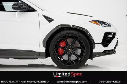 2023 Lamborghini Urus Performante