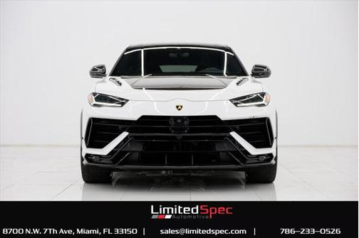 2023 Lamborghini Urus Performante