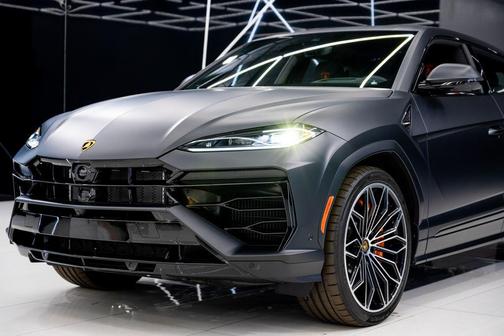 2025 Lamborghini Urus SE