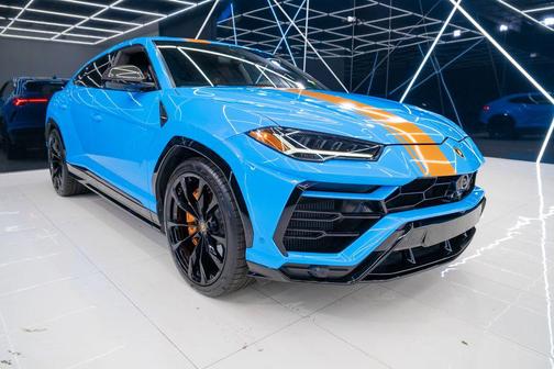 2022 Lamborghini Urus Graphite Capsule
