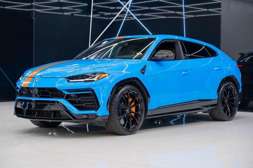 2022 Lamborghini Urus Graphite Capsule