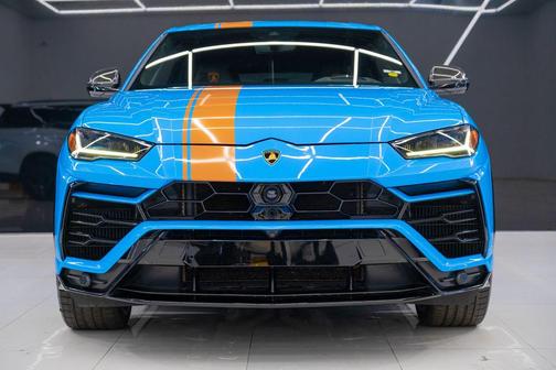 2022 Lamborghini Urus Graphite Capsule