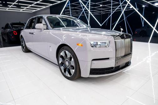 2023 Rolls-Royce Phantom 