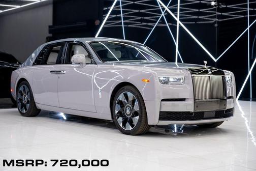 2023 Rolls-Royce Phantom 
