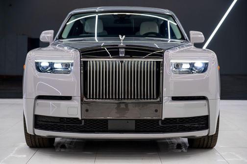2023 Rolls-Royce Phantom 
