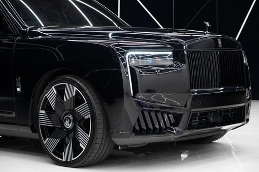2020 Rolls-Royce Cullinan Sport Utility 4D