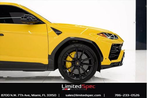 2021 Lamborghini Urus Graphite Capsule