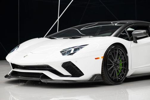 2019 Lamborghini Aventador S S Convertible 2D Roadster