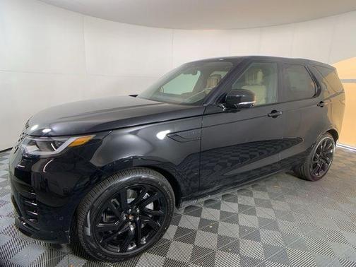 2025 Land Rover Discovery P300 Dynamic SE