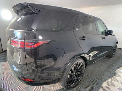2025 Land Rover Discovery P300 Dynamic SE