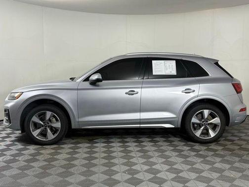 2022 Audi Q5 40 Premium Plus