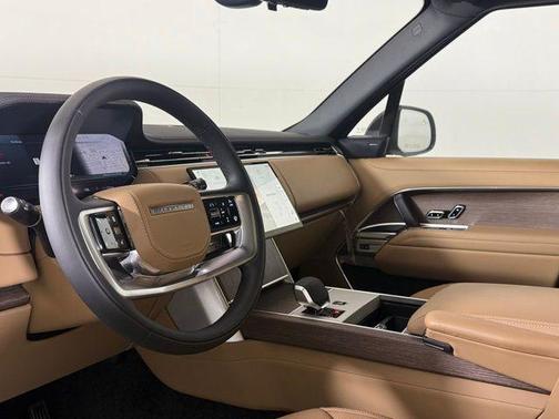 2025 Land Rover Range Rover P400 SE