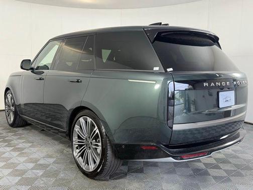 2025 Land Rover Range Rover P400 SE