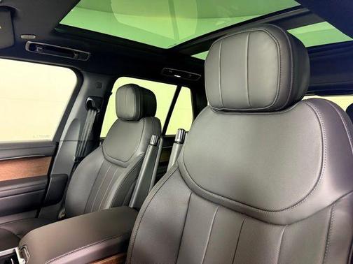 2025 Land Rover Range Rover P400 SE