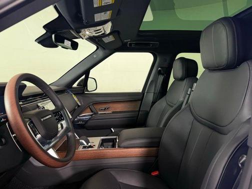 2025 Land Rover Range Rover P400 SE