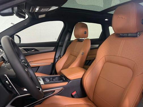 2025 Jaguar F-PACE P400 R-Dynamic S