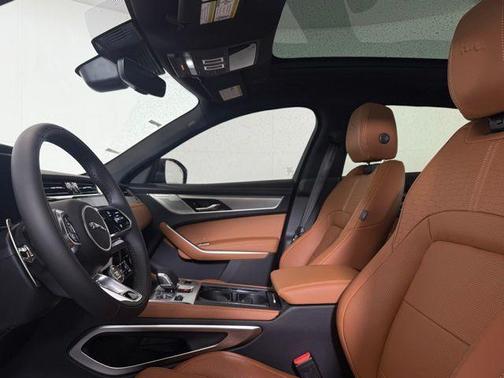 2025 Jaguar F-PACE P400 R-Dynamic S