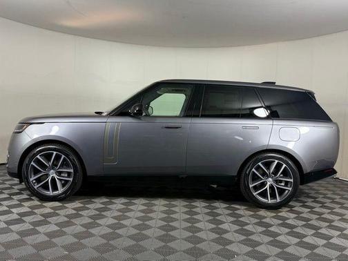 2025 Land Rover Range Rover P550e SE