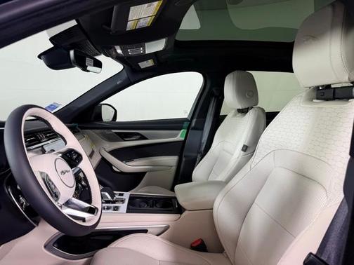 2026 Jaguar F-PACE P250 R-Dynamic S