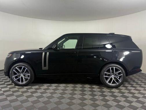 2025 Land Rover Range Rover P550e SE