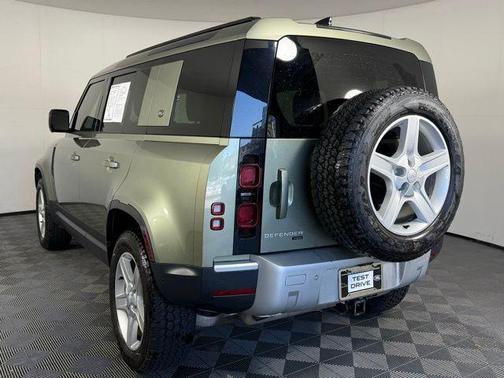 2022 Land Rover Defender 110 SE