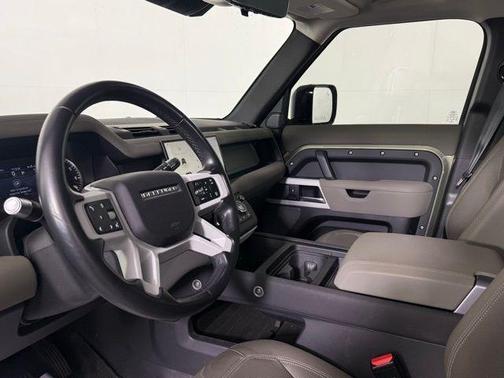 2022 Land Rover Defender 110 SE