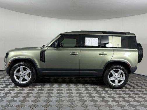2022 Land Rover Defender 110 SE