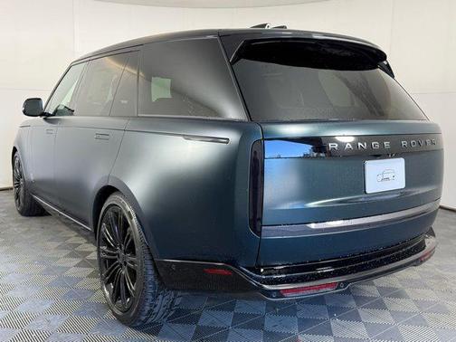 2026 Land Rover Range Rover P530 SE 7 Seat