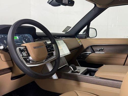 2026 Land Rover Range Rover P400 SE 7 Seat