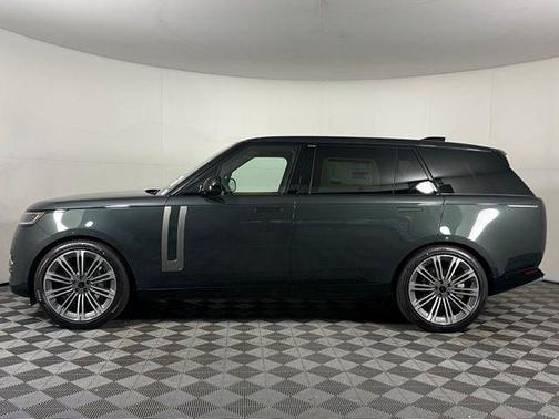 2026 Land Rover Range Rover P400 SE 7 Seat