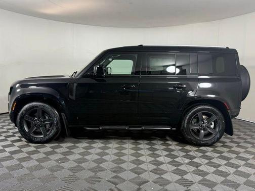 2025 Land Rover Defender P400 X-Dynamic SE