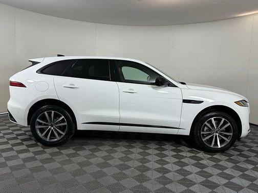2026 Jaguar F-PACE P400 R-Dynamic S