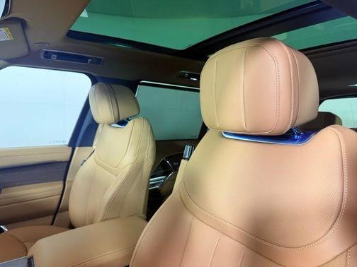2025 Land Rover Range Rover P530 SE 7 Seat
